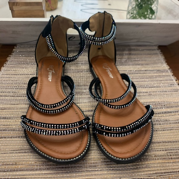 Black strapped sandal with diamond beading - Picture 1 of 4